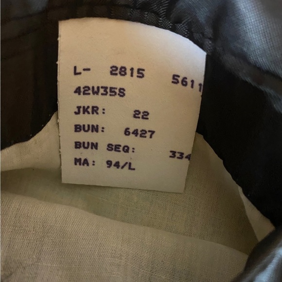 Men's Black Two-Piece Suit - 100% Pure Wool - Tailored Jacket & Trousers - Picture 10 of 13